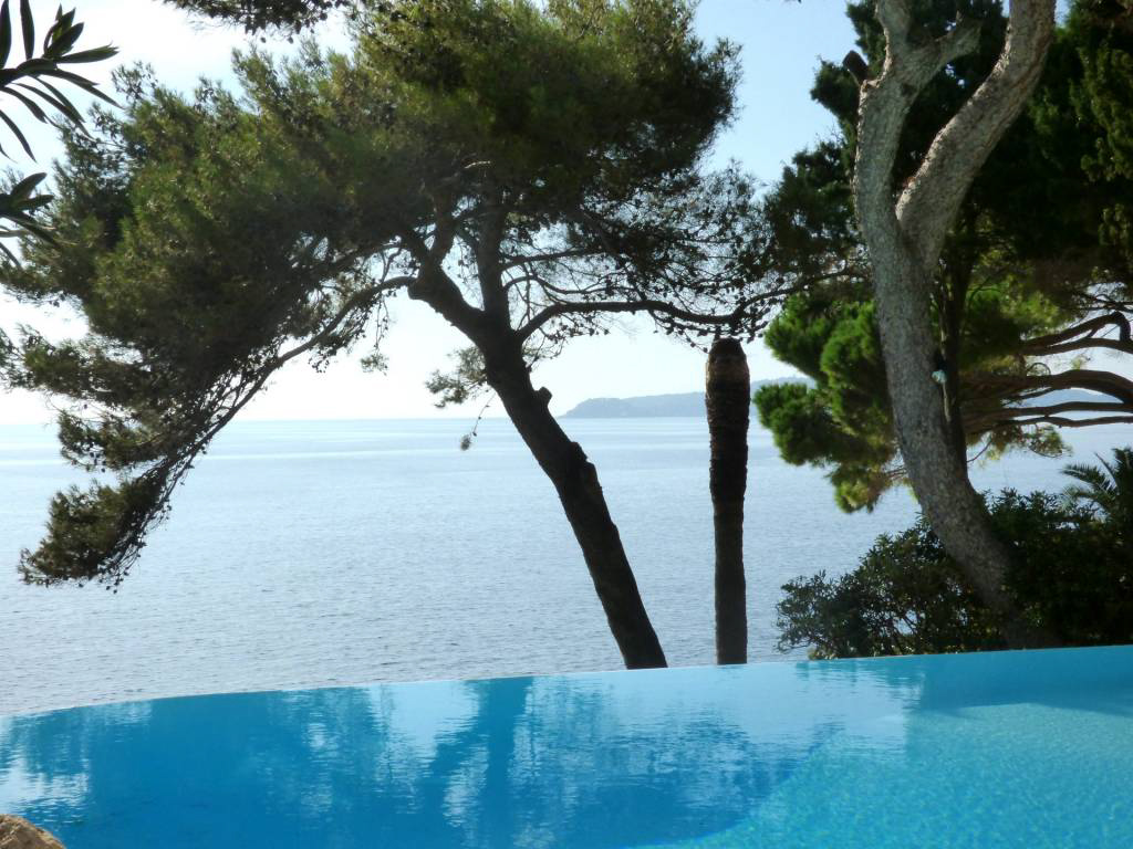 Villa 350 m2 avec accès direct à la mer - RFC43930722VV