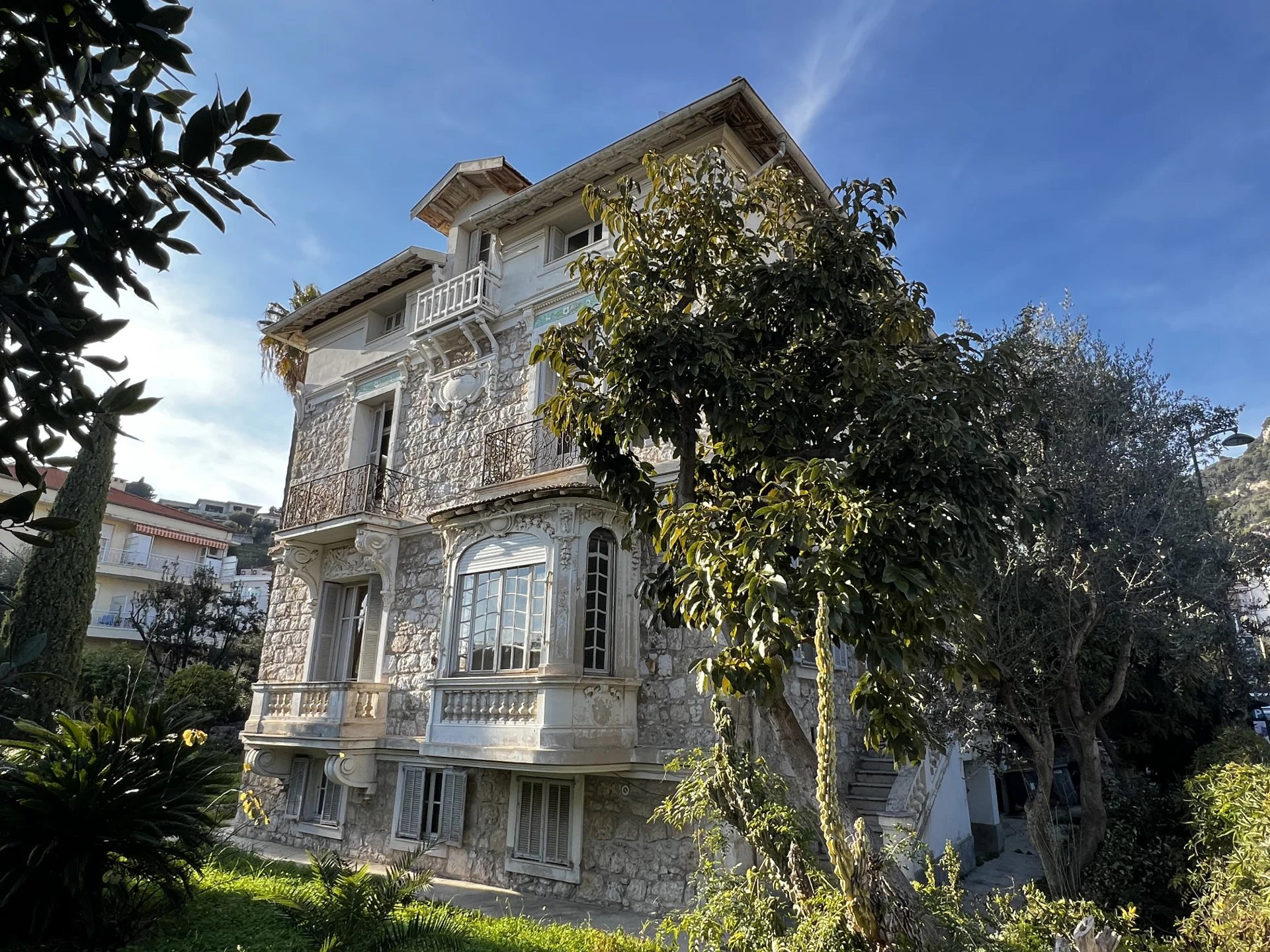 Maison bourgeoise 355 m2 au centre de Beaulieu - RFC47840823VV