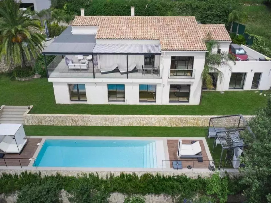 Villa rénovée 300 m2 au Le Cannes - RFC44500922VV