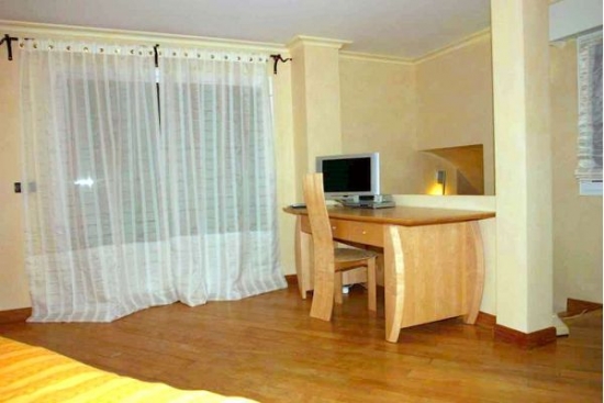 Nouvelle villa de deux étages avec vue imprenable sur mer à louer