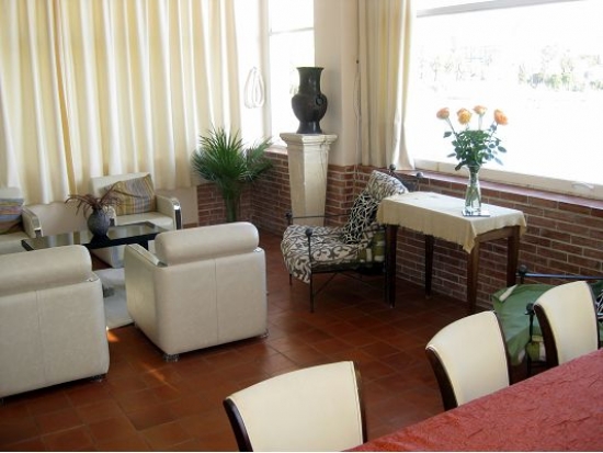 Великолепная вилла в аренду у самого моря, всего в нескольких метрах от пляжа