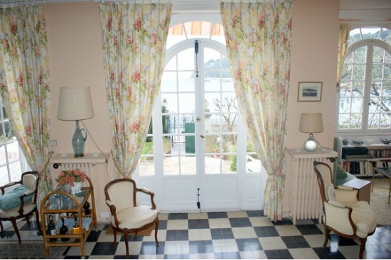 Villa à louer à Saint-Jean-Cap-Ferrat avec accès direct à la mer