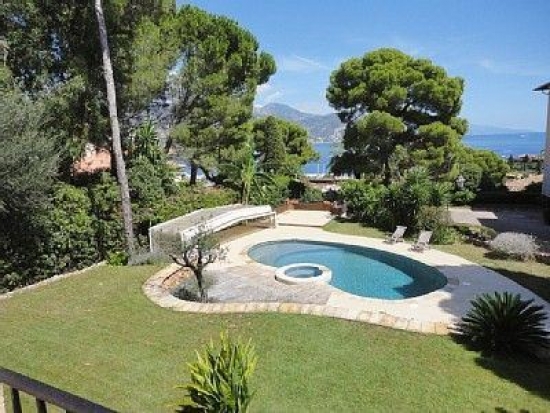 Grand appartement à Cap Ferrat