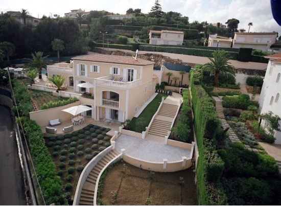 Superbe villa neuve dans le style néo - provençal