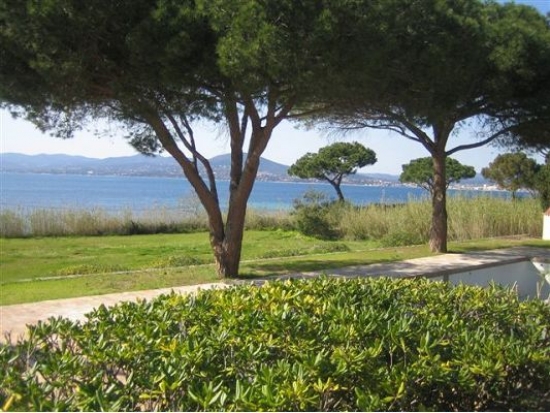 Très confortable villa dans la baie de Saint-Tropez.