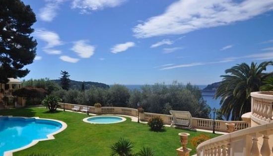 Belle villa située entre Nice et Monaco