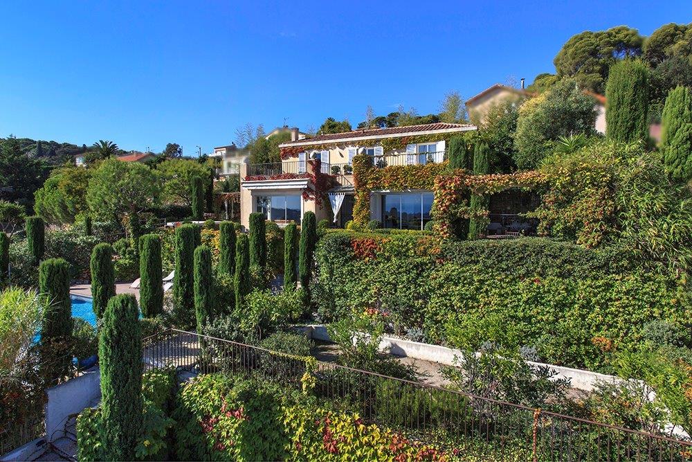 Продажа виллы в Ницце с завораживающим видом на залив Вильфранш
