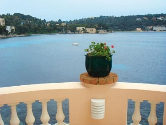 Belle propriété dans le style néoclassique