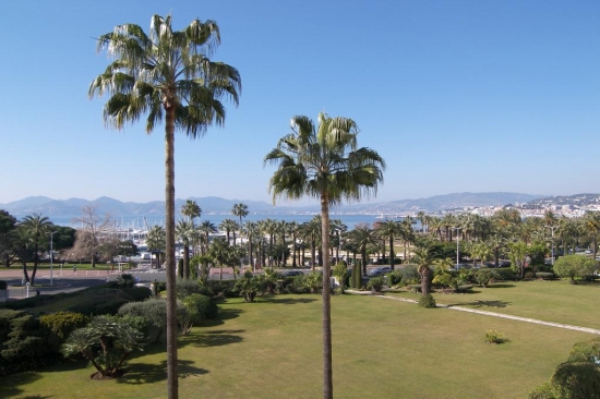 Квартира в квартале Палм Бич