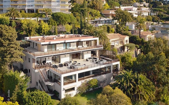 Insolite villa sur trois étages