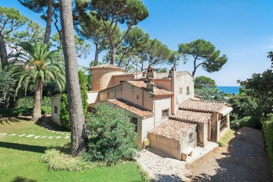 Villa avec de belles vues sur la mer