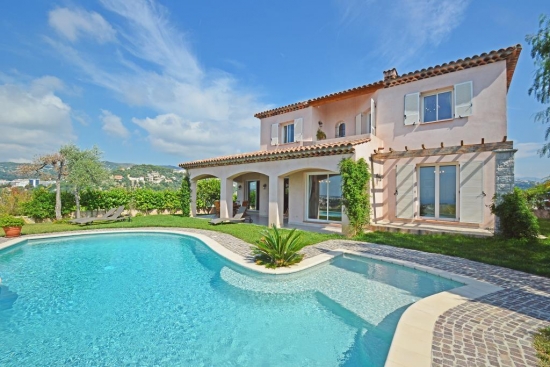 Belle villa dans une communauté fermée avec vue panoramique