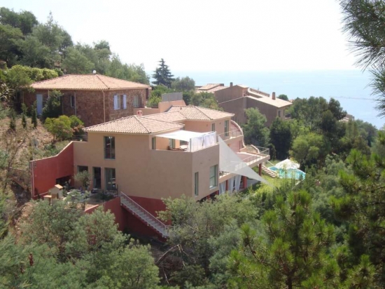Villa à louer à Théoule sur Mer avec vue panoramique sur la mer