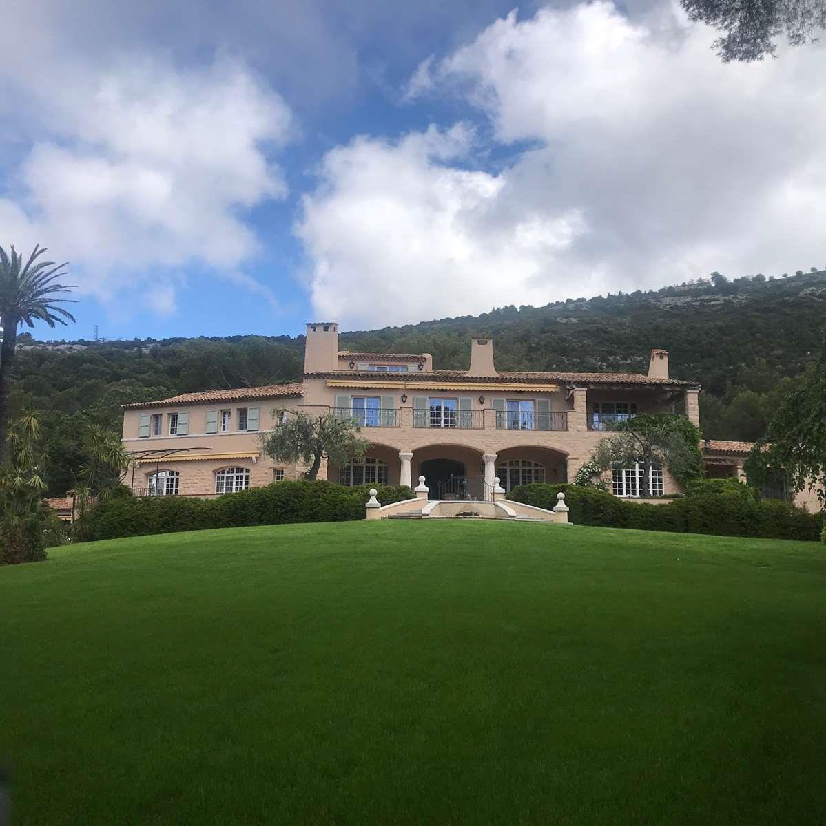 Villa 1000 m2 avec piscine et vue mer - RFC48391123VV