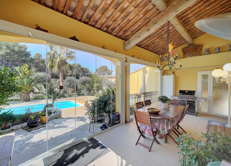 Villa 244 m2 avec piscine à Roquefort-les-Pins - RFC43370222VV