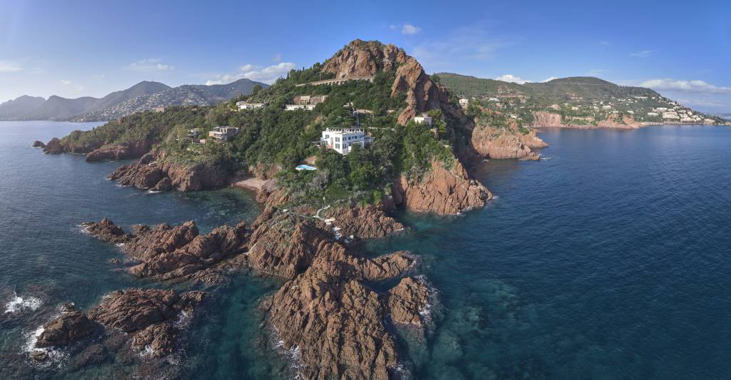 Villa sur un terrain de 6119 m2 en bord de mer - RFC44310822VV