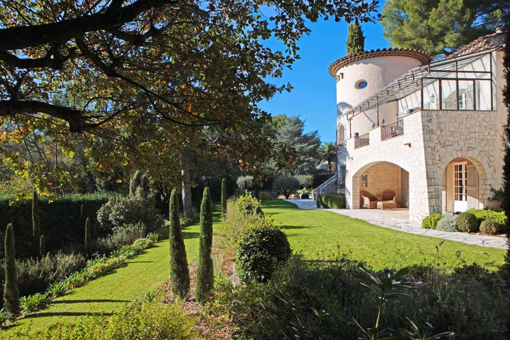 Villa entièrement rénovée avec jardin et piscine - RFC30841216VV