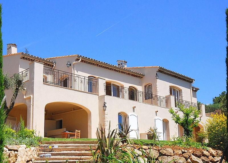 Belle villa située dans les collines de Saint Paul de Vence