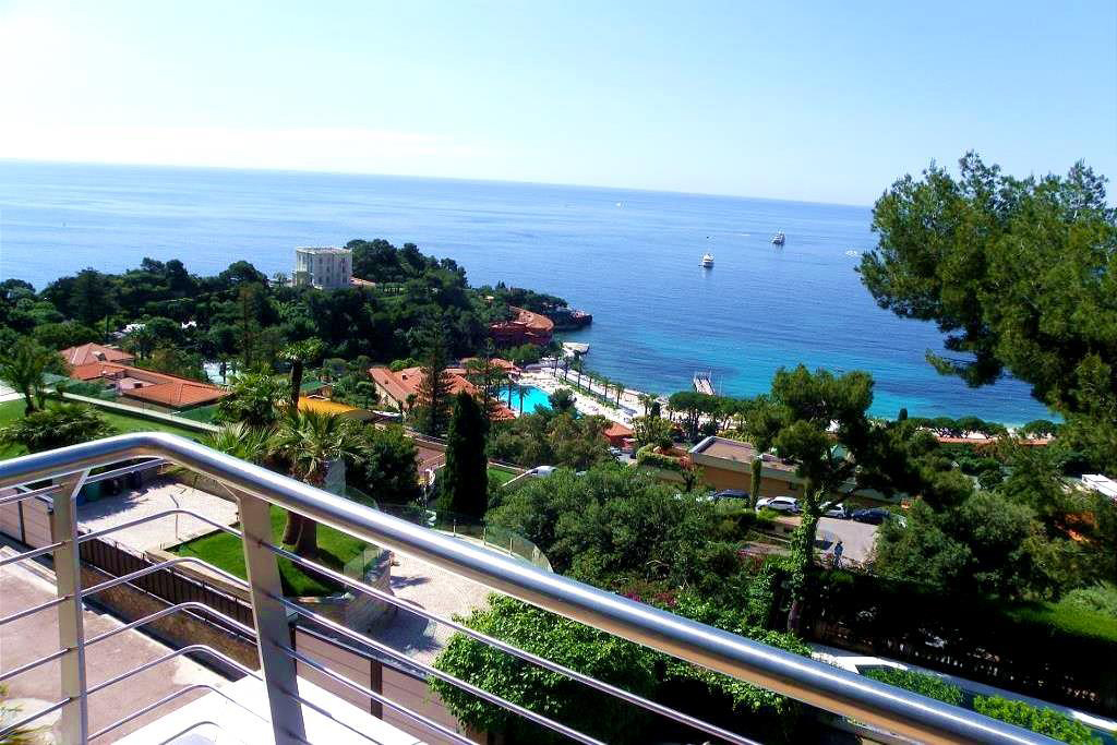 VILLA MODERNE 220 m2 AVEC ACCÈS DIRECT AU MONTE-CARLO BEACH - RFC42890821VV