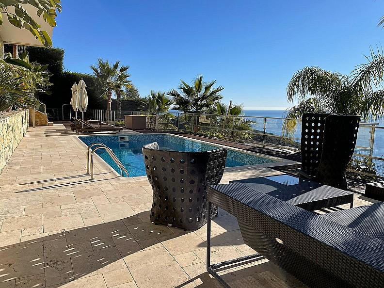 Villa 320 m2 dans un domaine sécurisé proche de Monaco - RFC43840722VV