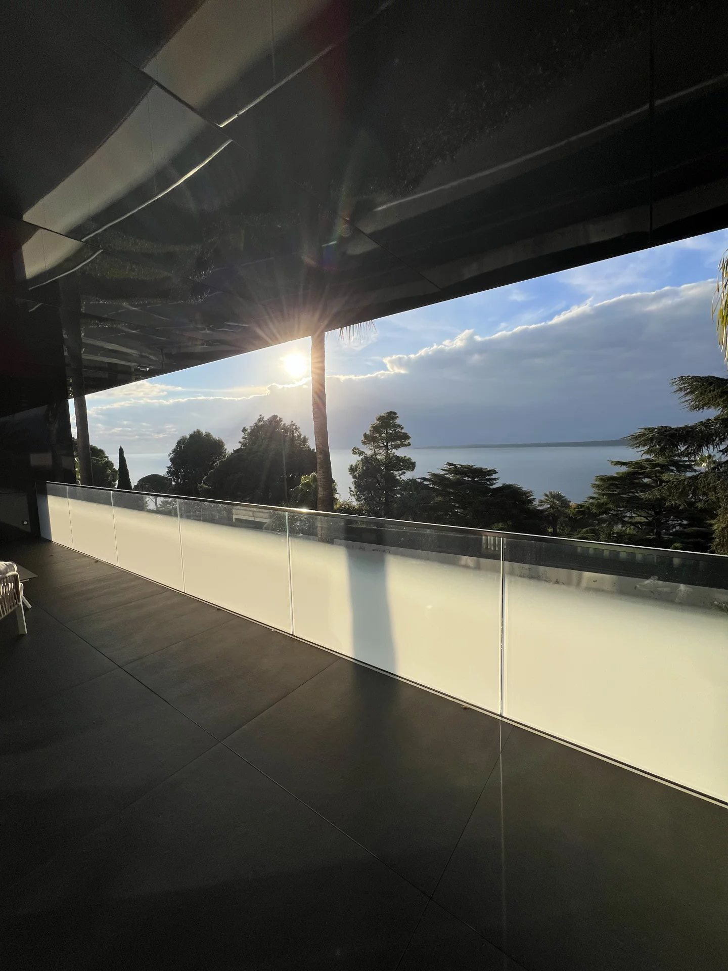 Appartement 225 m2 avec parking et vue mer - RFC49020324AV