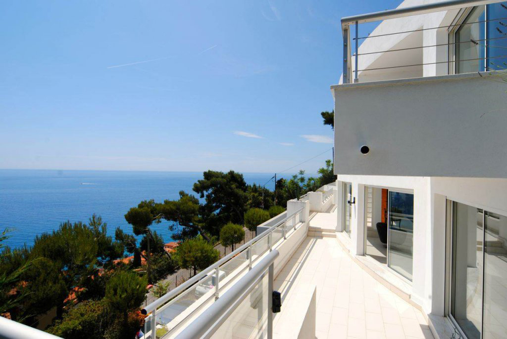 Villa moderne à quatre niveaux près de Monaco - RFC42770821VV