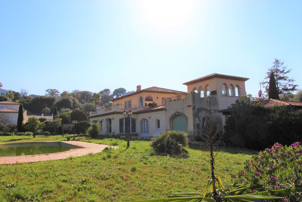 Exclusive villa au Cap d'Antibes - RFC31330317VV