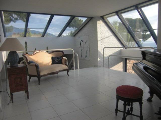 Villa moderne 335 m2 en première ligne de mer - RFC44951022VV