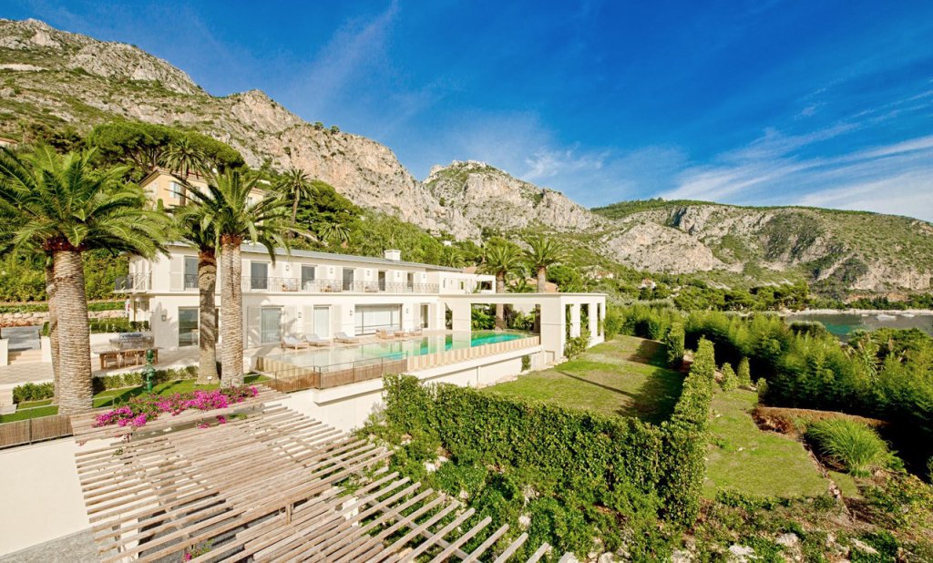 Propriété sensationnelle avec 2 piscines à Eze - RFC42240620VV