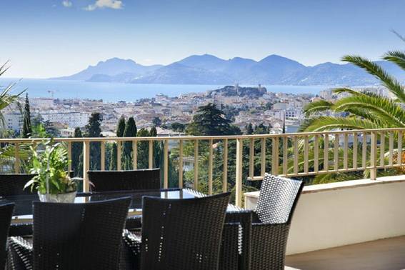 Апартаменты в Каннах с панорамным видом на море и залив, 240м2, 6 комнат