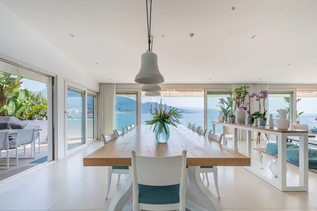 Villa 350 m2 avec accès direct à la mer - RFC44911022VV