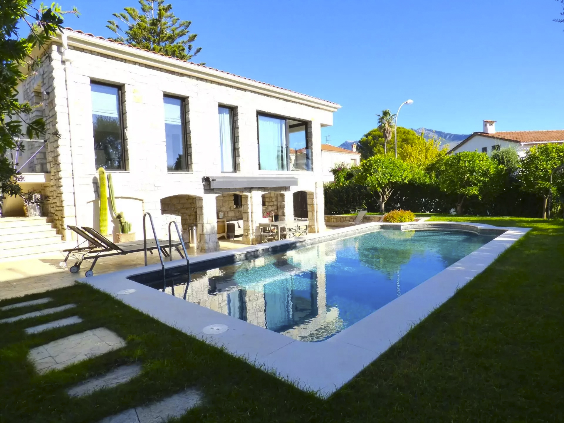 Villa 200 m2 avec piscine et vue mer - RFC43590622VV