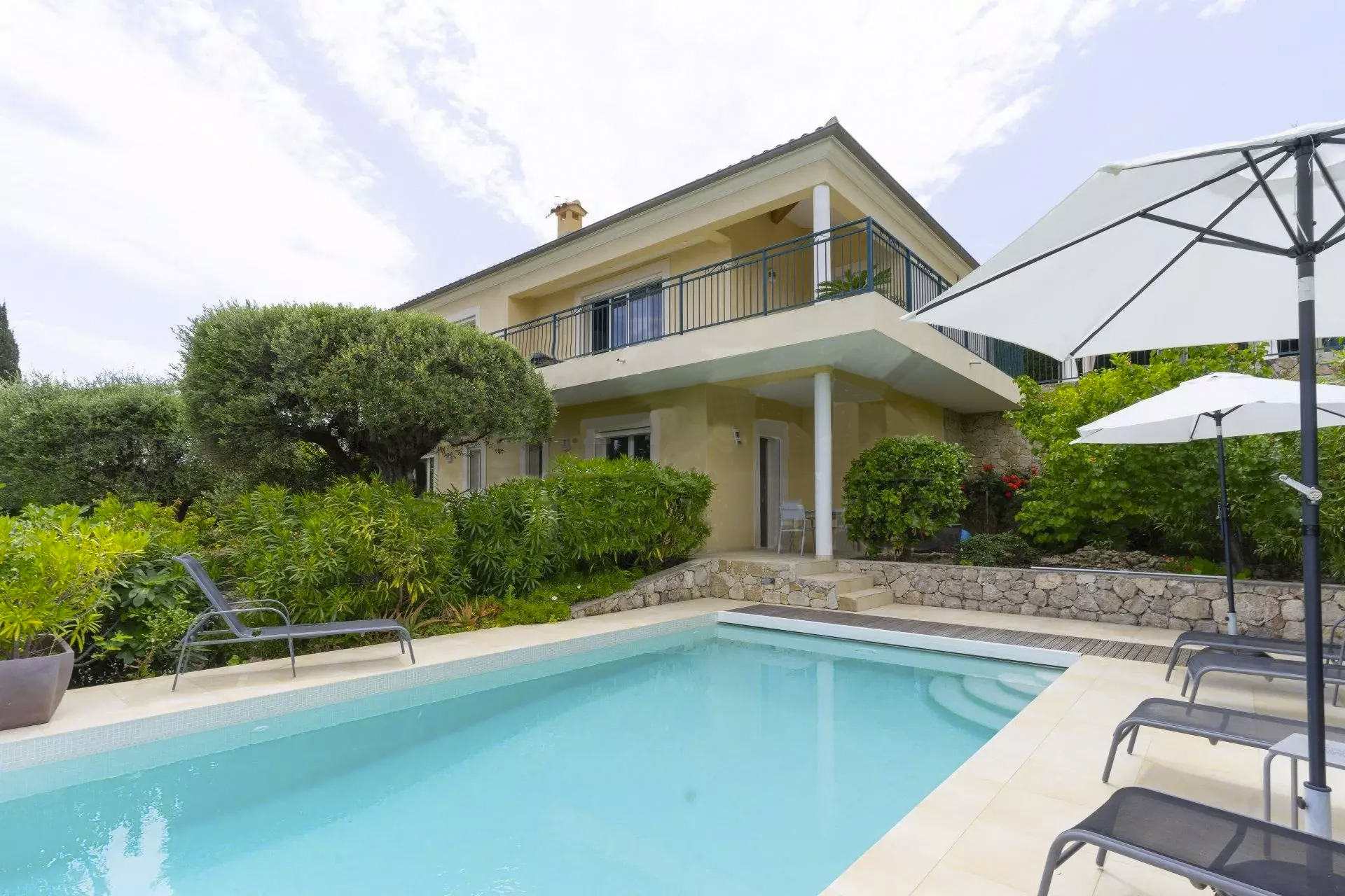 Maison 5 pièces 213 m2 dans le quartier du Hameau - RFC43600622VV