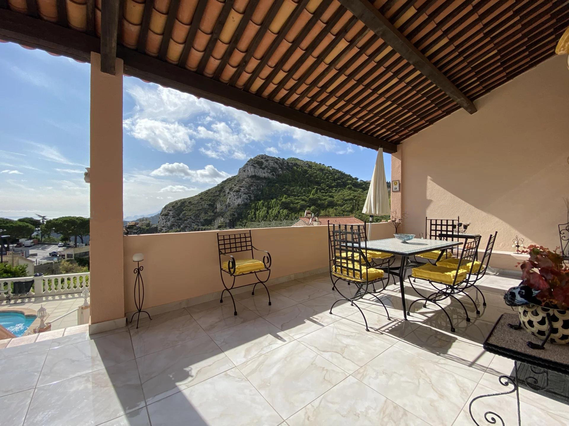 Villa 198 m2 avec piscine à Eze-sur-Mer - RFC44851022VV