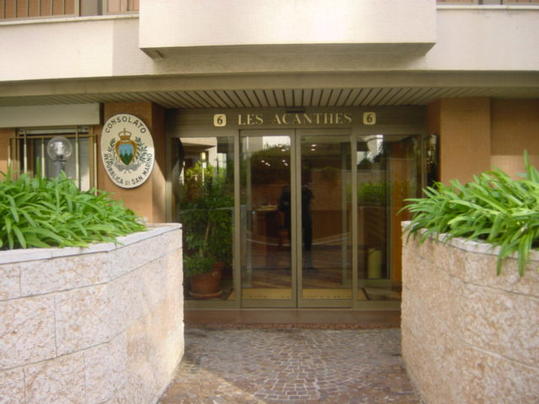 Studio dans la résidence Les Acanthes, Carré d'Or - RFC42140520AV