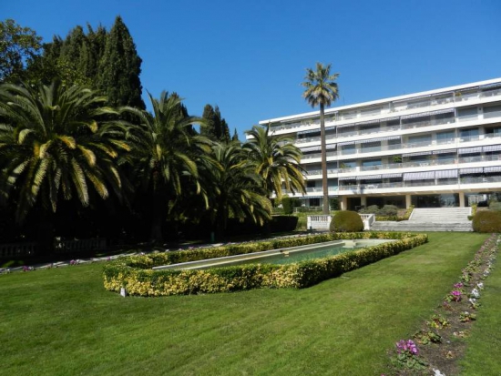 Вилла – квартира 135 м2, расположенная на последнем этаже красивой закрытой резиденции