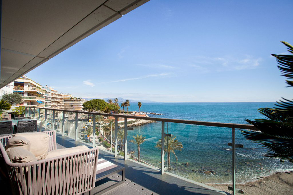 Chic appartement à Antibes - 5 pièces - RFC31230217AV