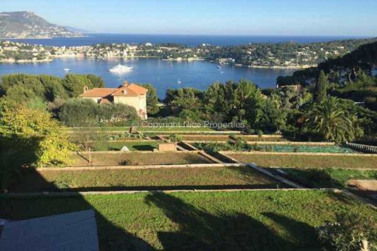 Villa à rénover avec vue panoramique sur la mer - RFC41800918VV