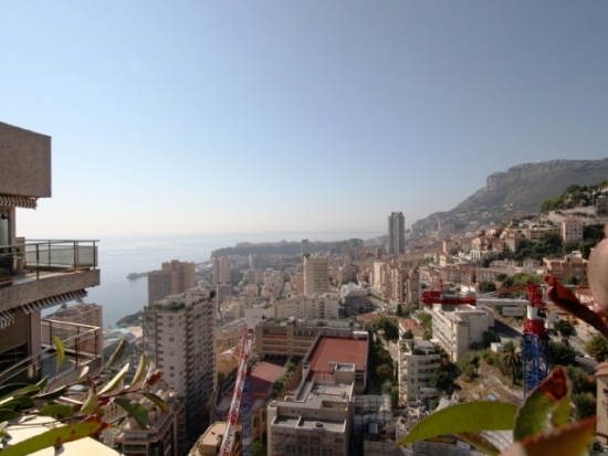 Duplex 186 m2 a few steps from the beach and the town center in Monaco