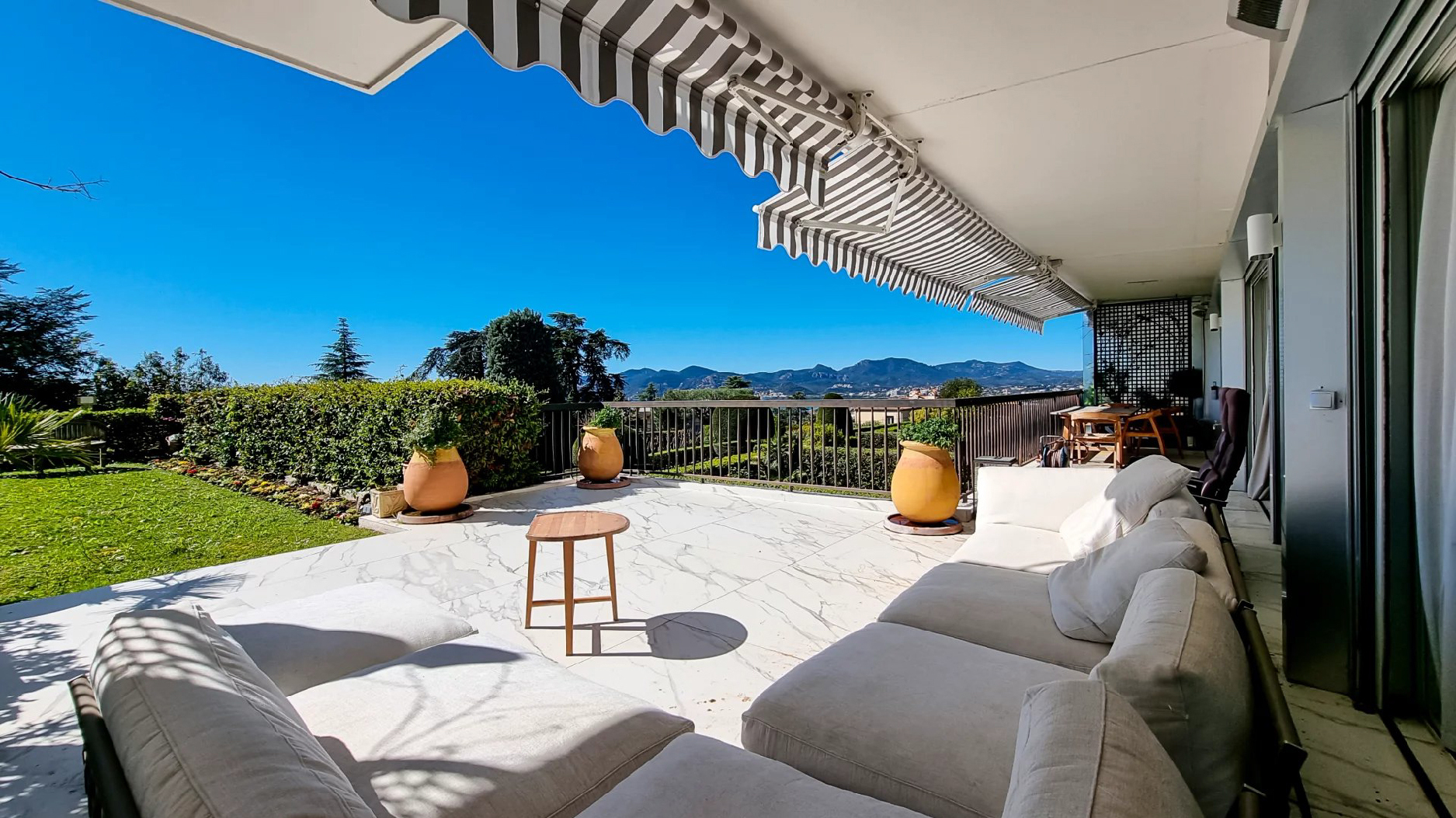 Appartement-villa 166 m2 avec vue mer - RFC49230424AV