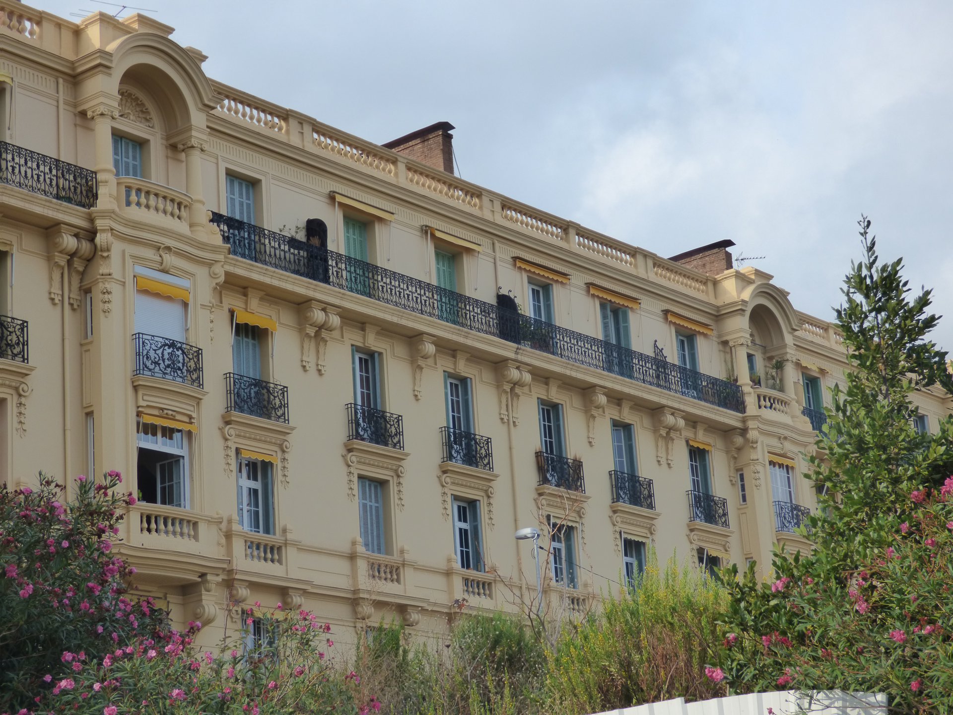 Appartement 103 m2 proche Monaco - RFC43230122AV