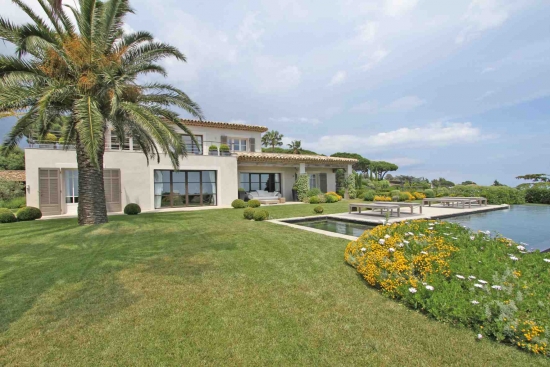 Villa moderne à Cannes, à 200 m2 avec piscine