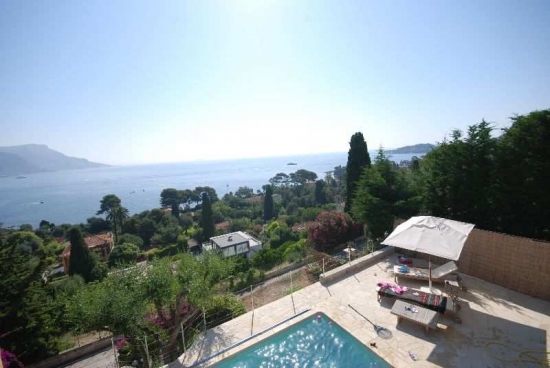 Вилла в стиле Прованс на Кап Ферра, 210м2, с панорамным видом на море