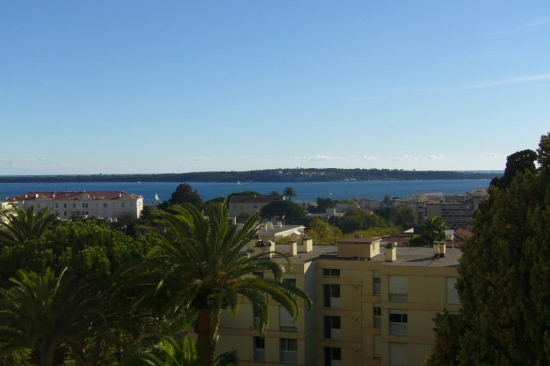 Spacieux appartement avec vue panoramique sur la mer