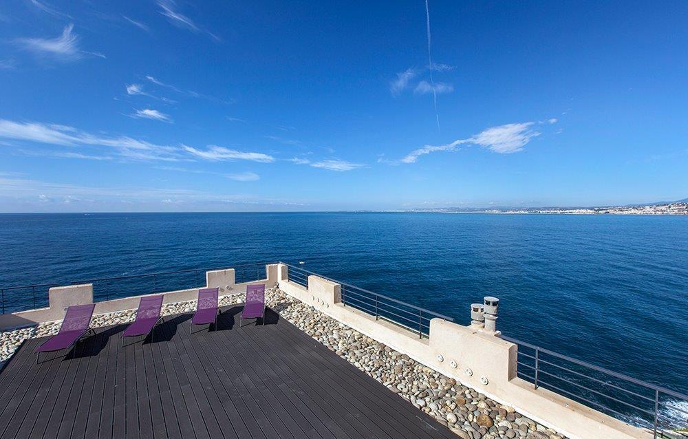 Продажа уникальной резиденции на берегу моря в Ницце