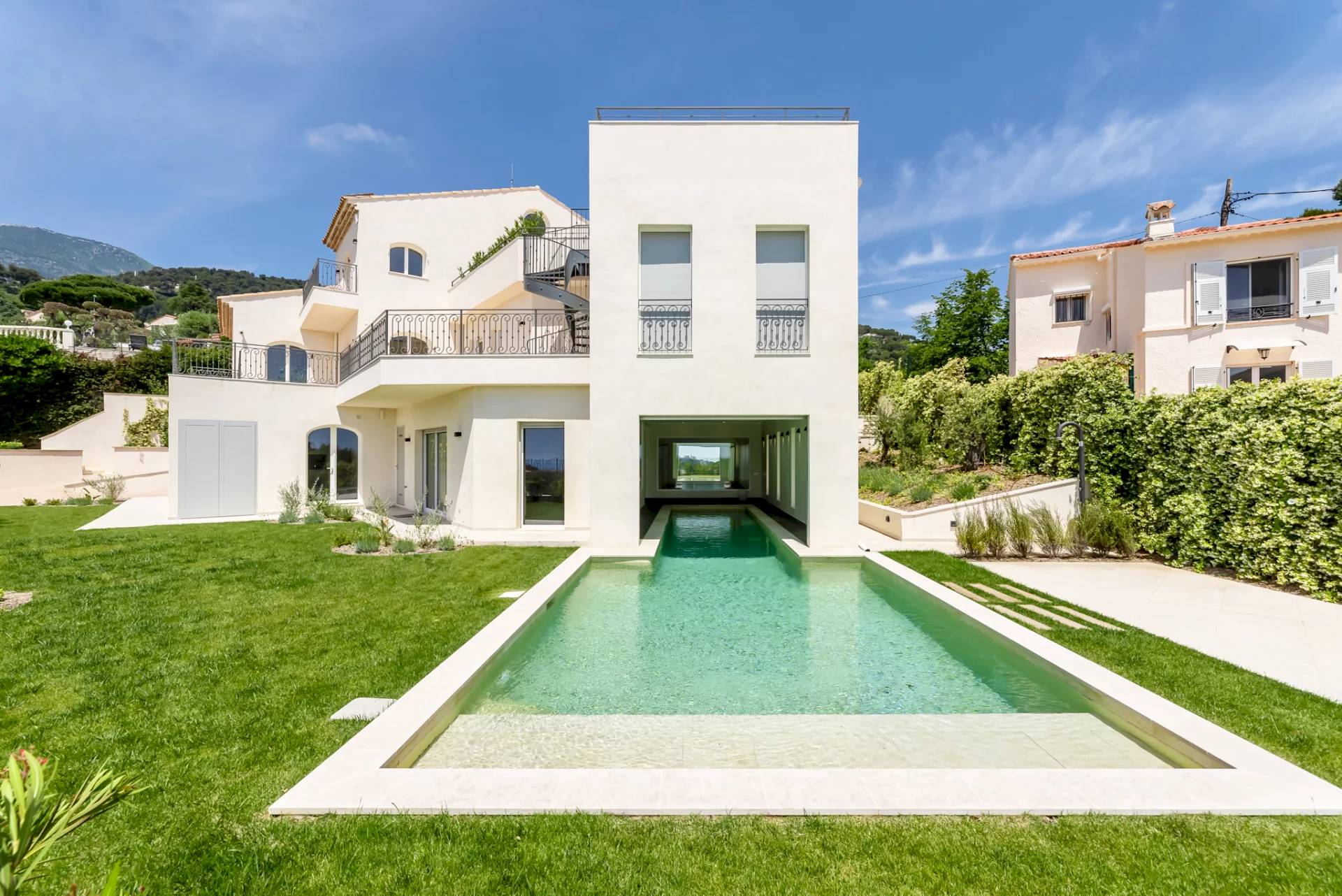 Вилла 450 м2 с бассейном и видом на море - RFC42870821VV