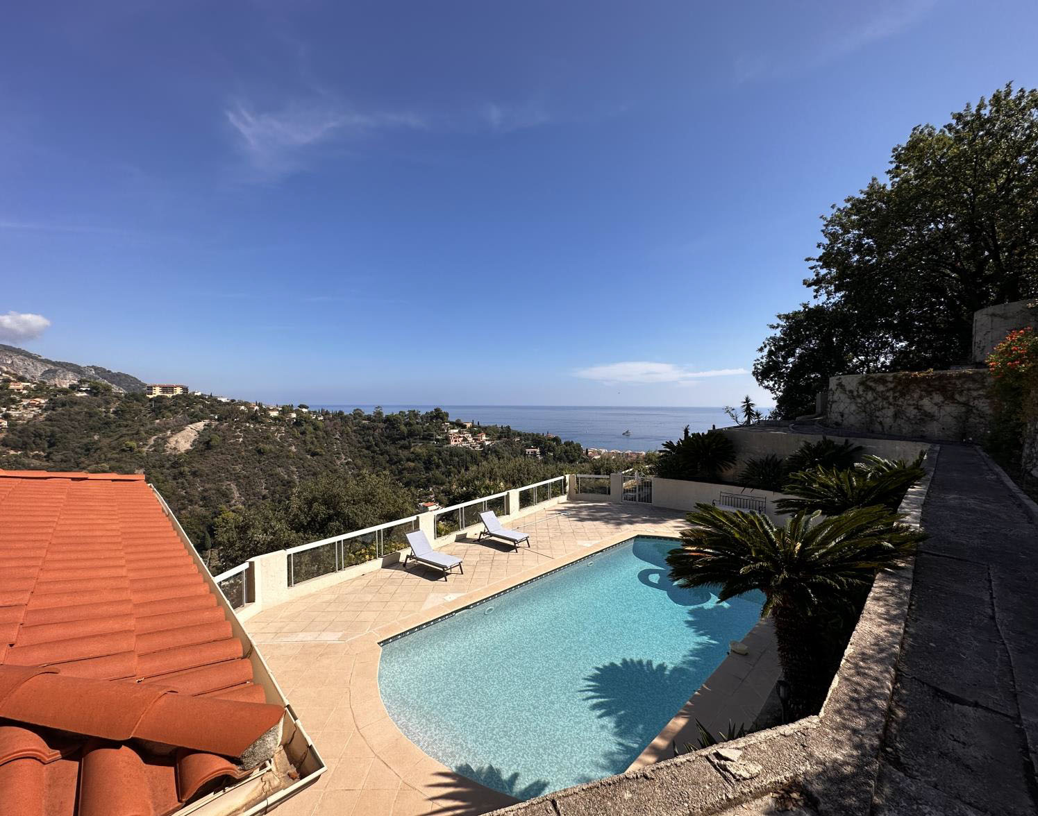 Villa avec vue mer sur un terrain avec piscine - RFC49710824VV