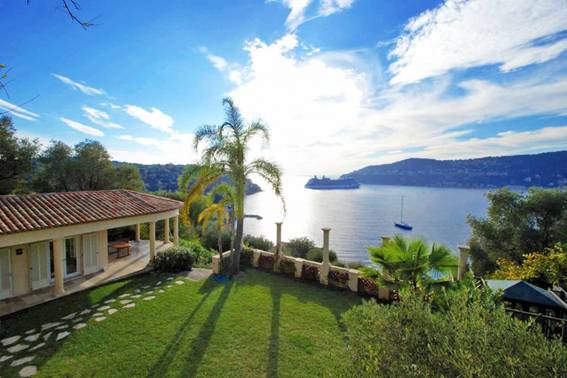 Superbe villa à vendre à Saint-Jean-Cap-Ferrat avec de magnifiques vues sur la mer, 5 chambres, piscine, vue sur la mer