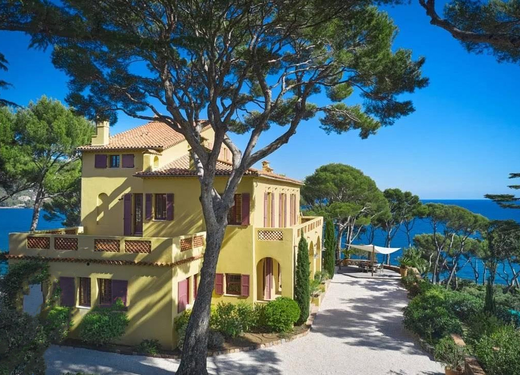 Villa 480 m2 avec tennis en bord de mer - RFC45960223VV