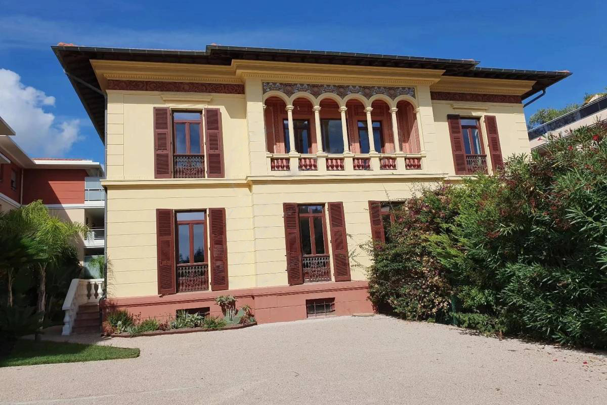 Villa 400 m2 avec vue mer à 50 mètres des plages - RFC46920523VV